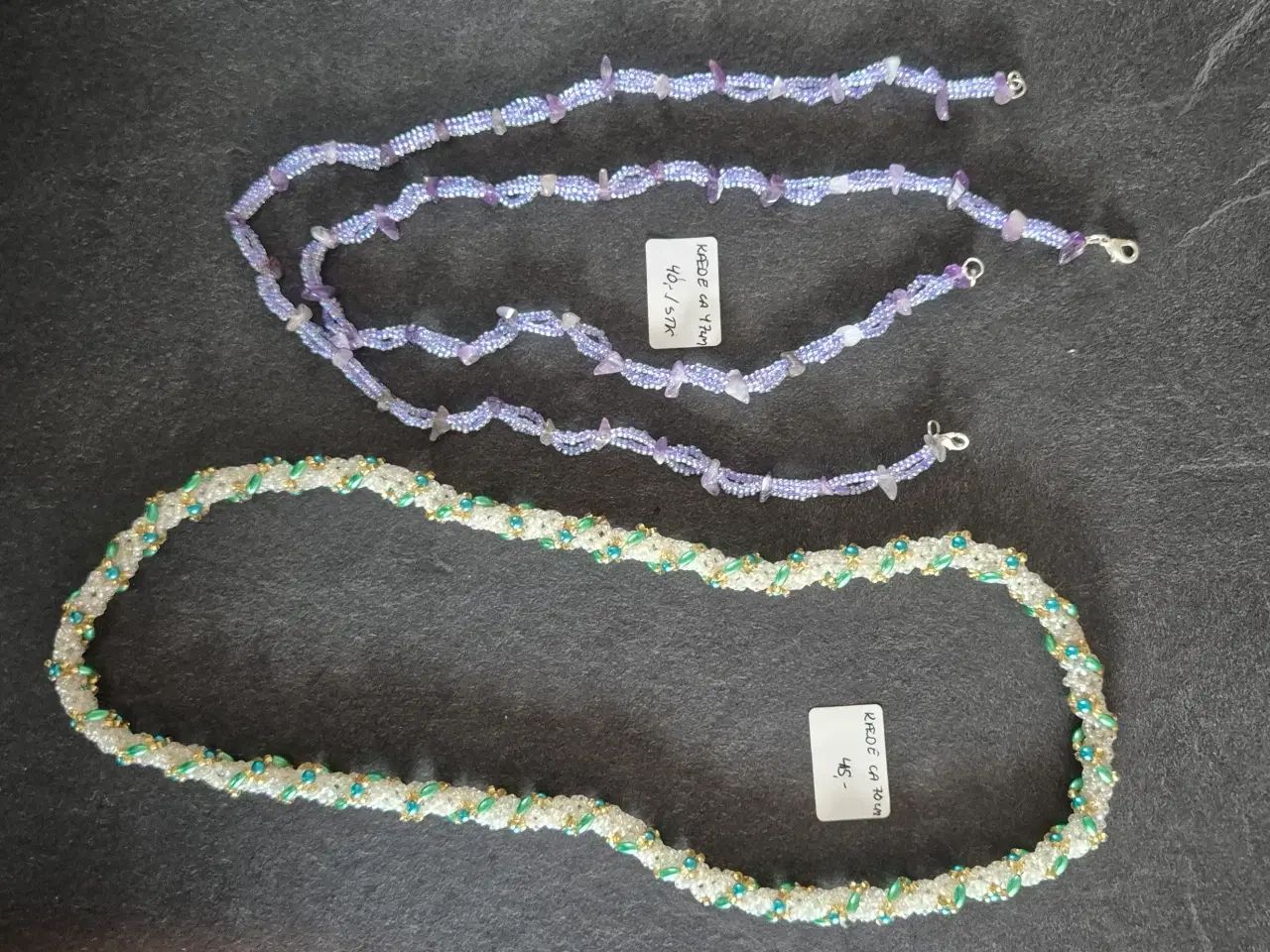 Billede 5 - Perlekæder og armbånd i små perler 