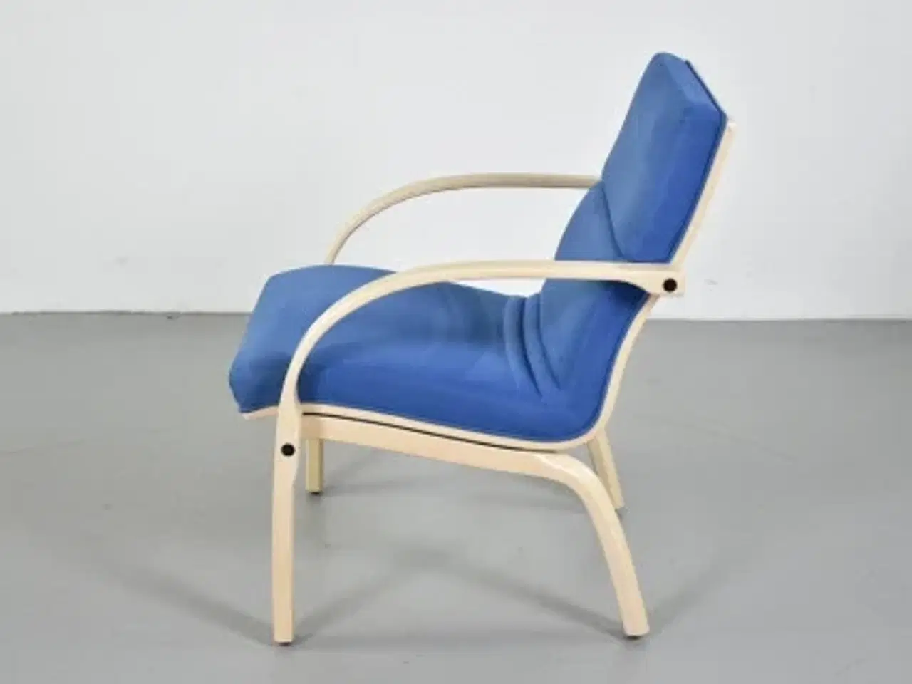 Billede 2 - Farstrup loungestol i birk med blåt polster