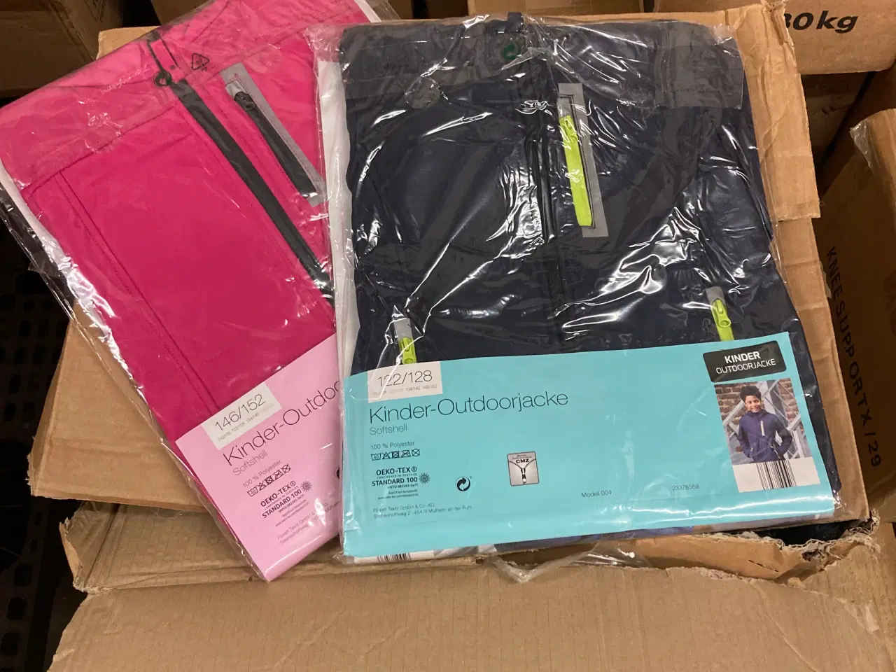 Billede 1 - 45 stk nye børne softshell jakker 