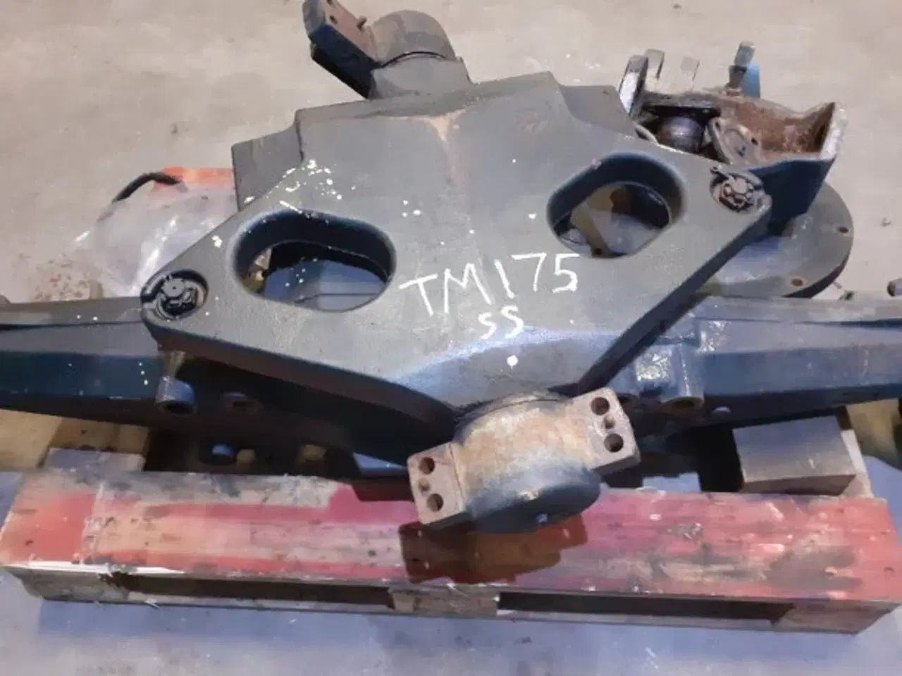 Billede 7 - New Hollad TM 175 SS Foraksel 