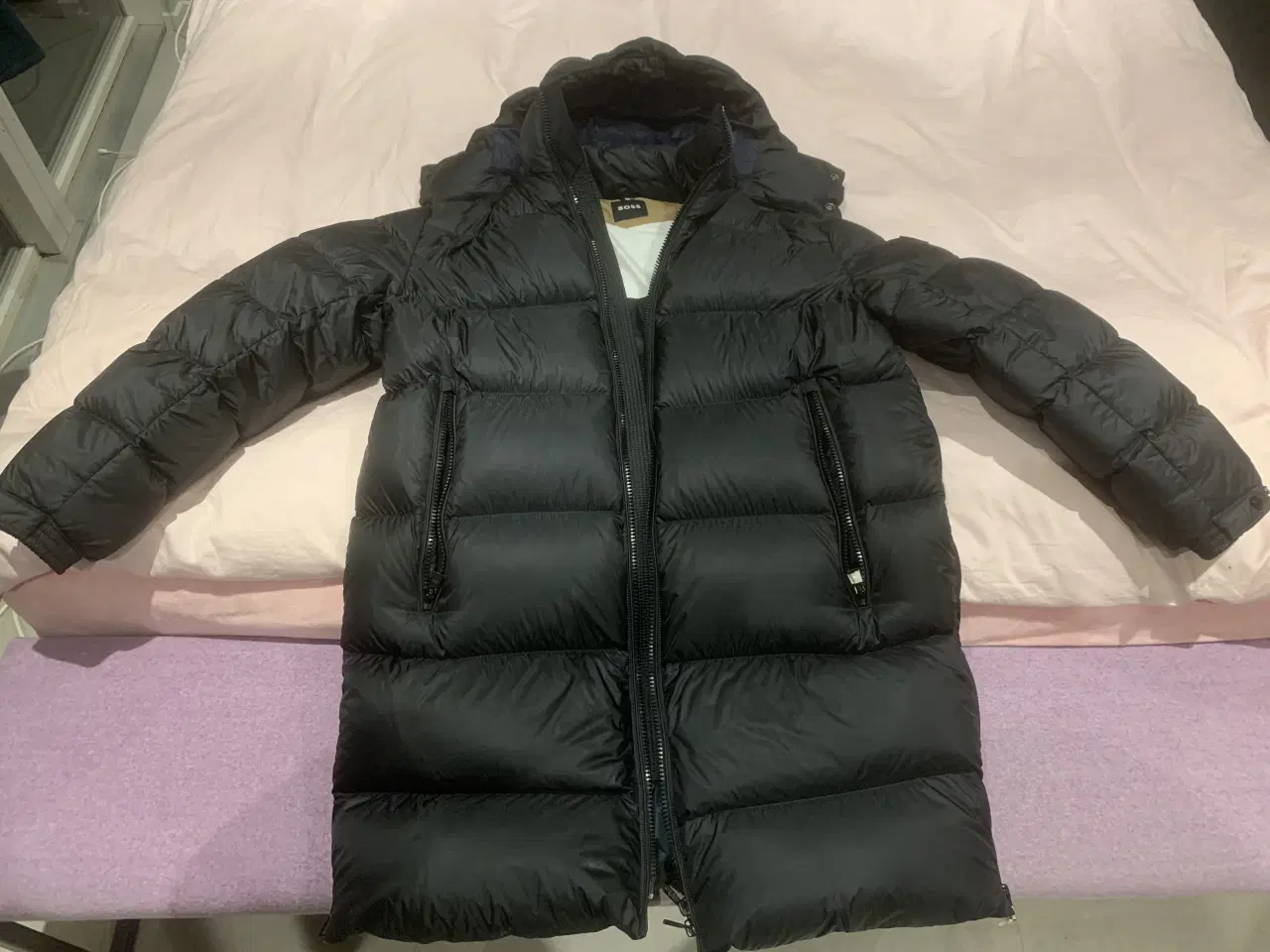 Billede 1 - Lang Hugo boss vinterjakke 3000kr