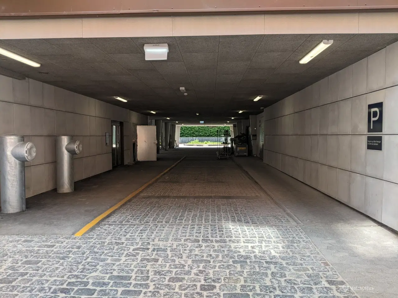 Billede 1 - Parkering til leje på Amagerbrogade 23-27 i København S