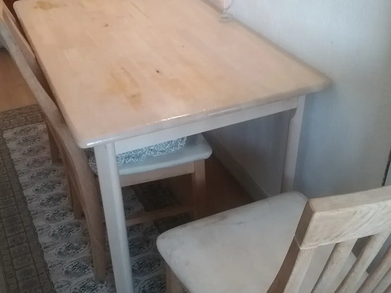 Billede 4 - Køkken borde med stole 