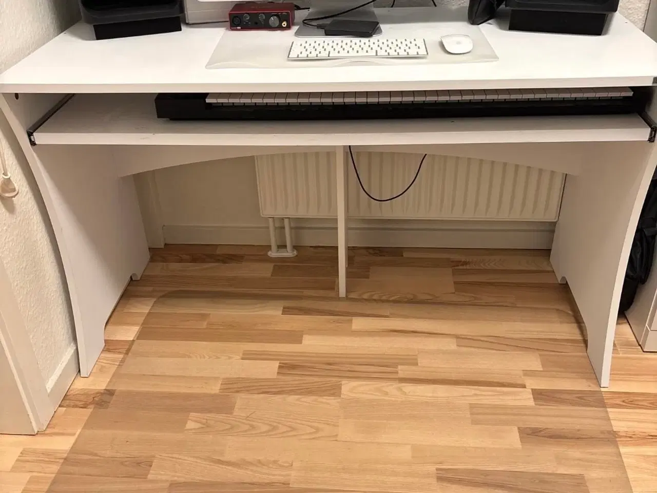 Billede 1 - Glorious WorkBench studie-/musikskrivebord