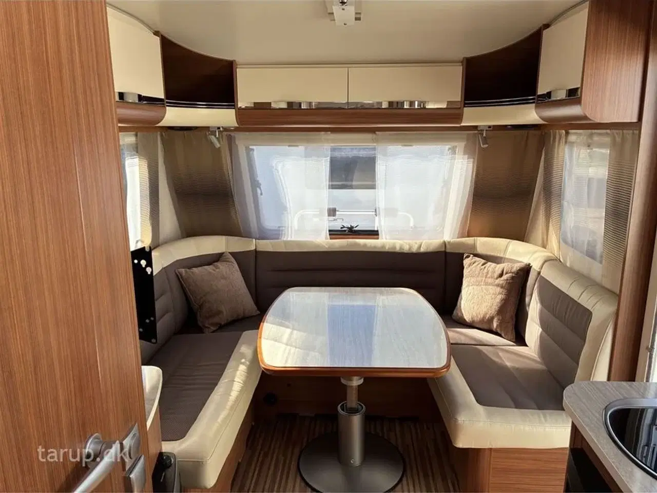 Billede 7 - 2014 - Adria Adora 512 UL   Mover, myggenetsdør, enkeltsenge m/udtræk, rundsidde-gruppe, el-gulv-varme, 90l. køleskab med fryser, stabilisator, glatte glasfibersider