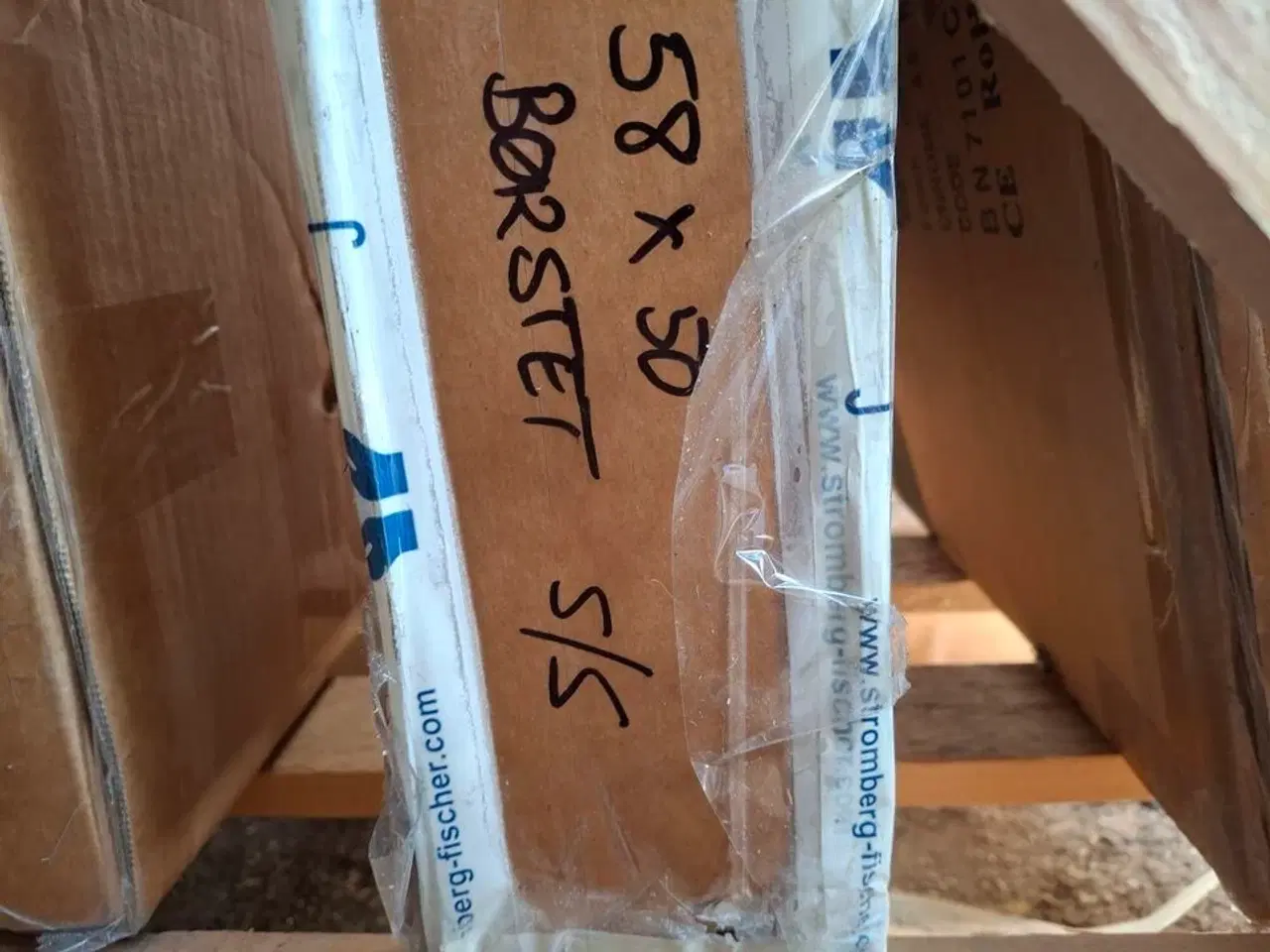 Billede 3 - Børstet rustfrit stål håndklædetørre STRØMBERG