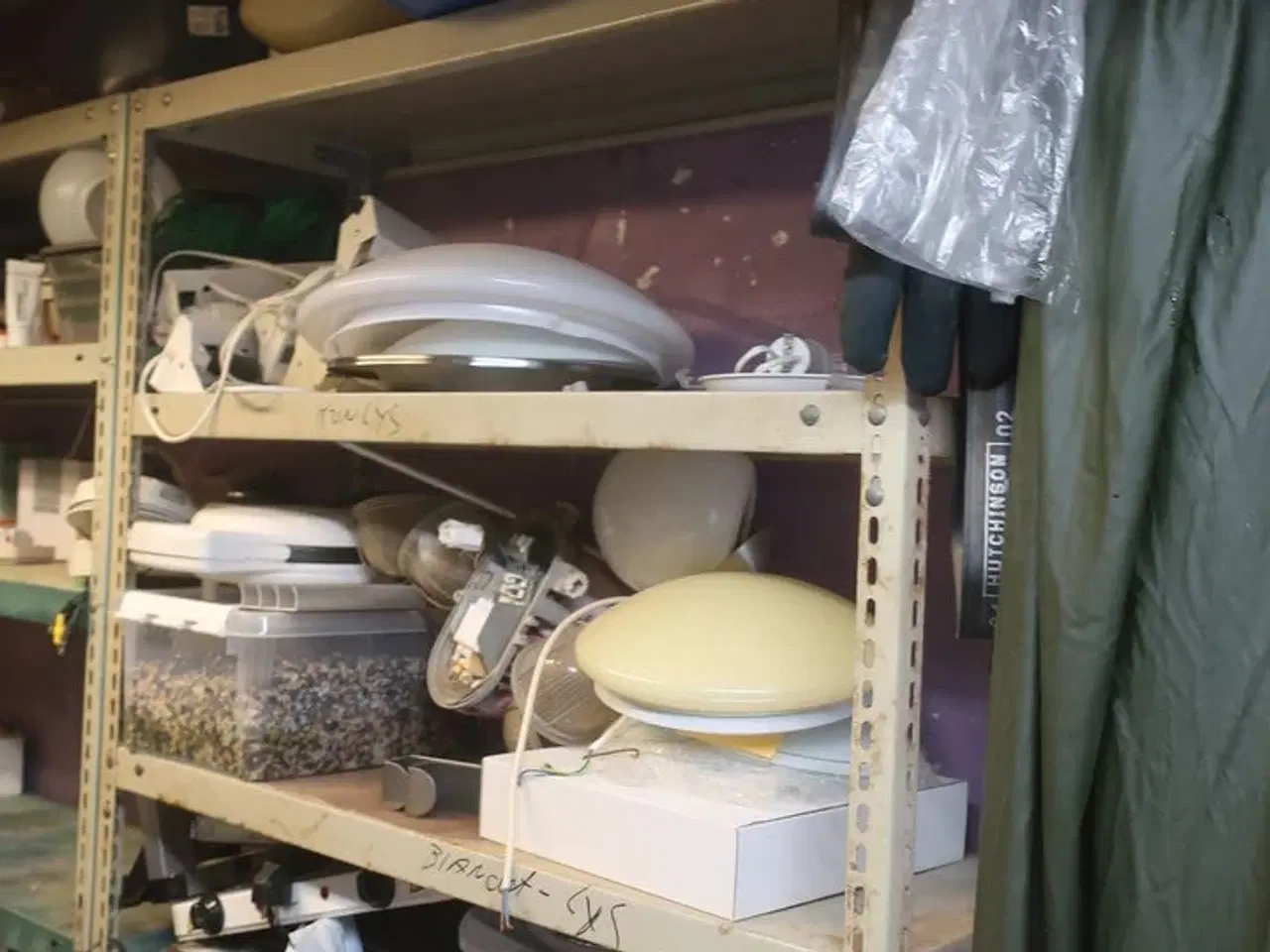 Billede 63 - Ryd hele værkstedet for løse dele