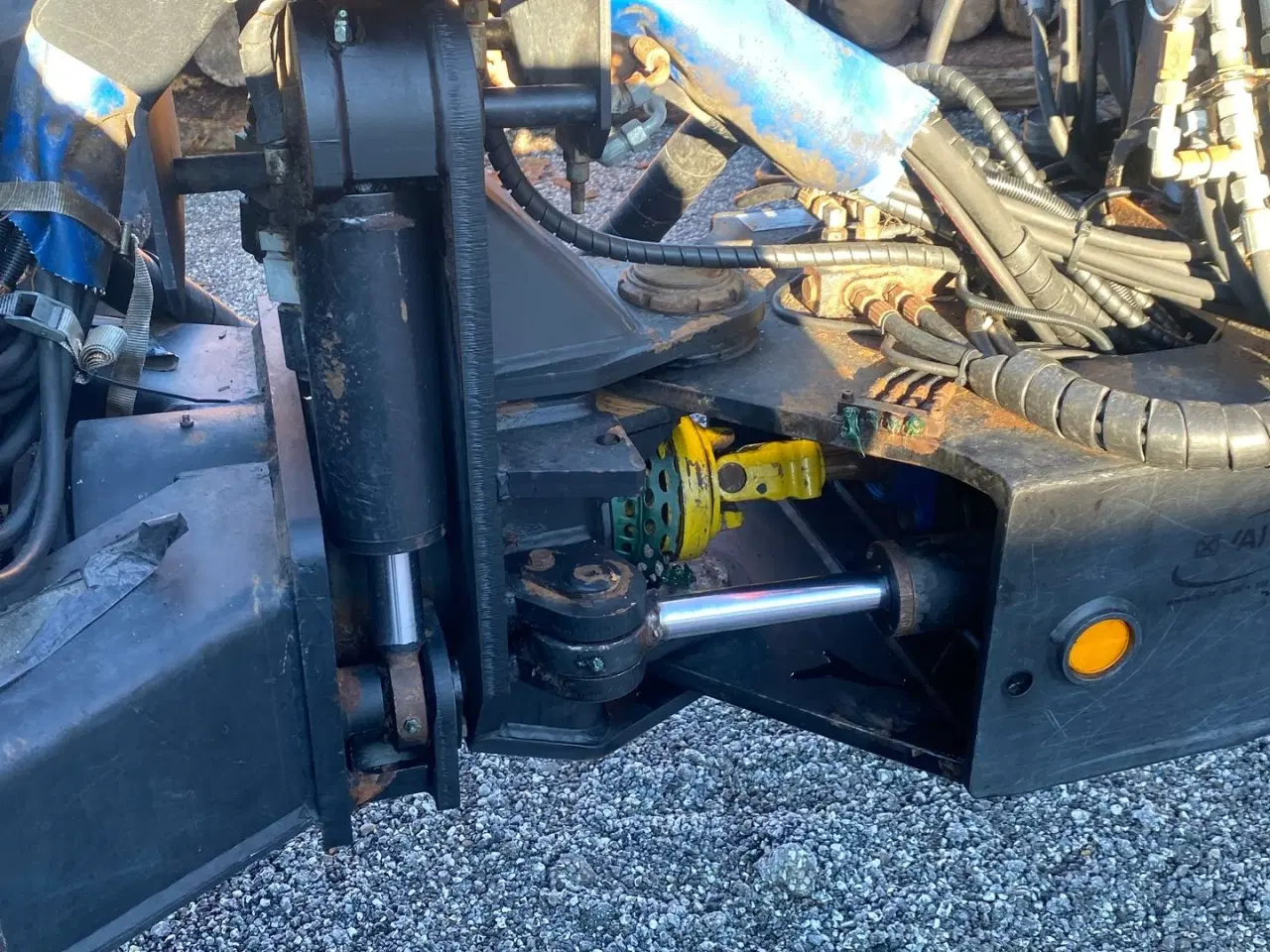 Billede 5 - Alsidig Højtip Alsig 25km3 vogn + Valtra T 214