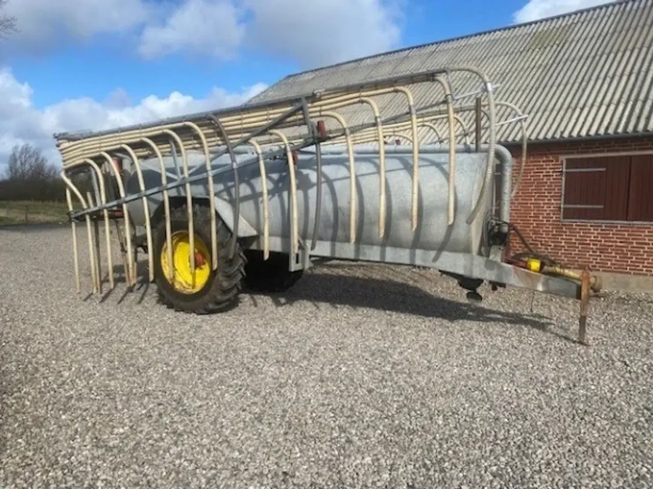 Billede 1 - SAK 10 Ton galvaniseret gyllevogn med 16 meter HARSØ slangebom
