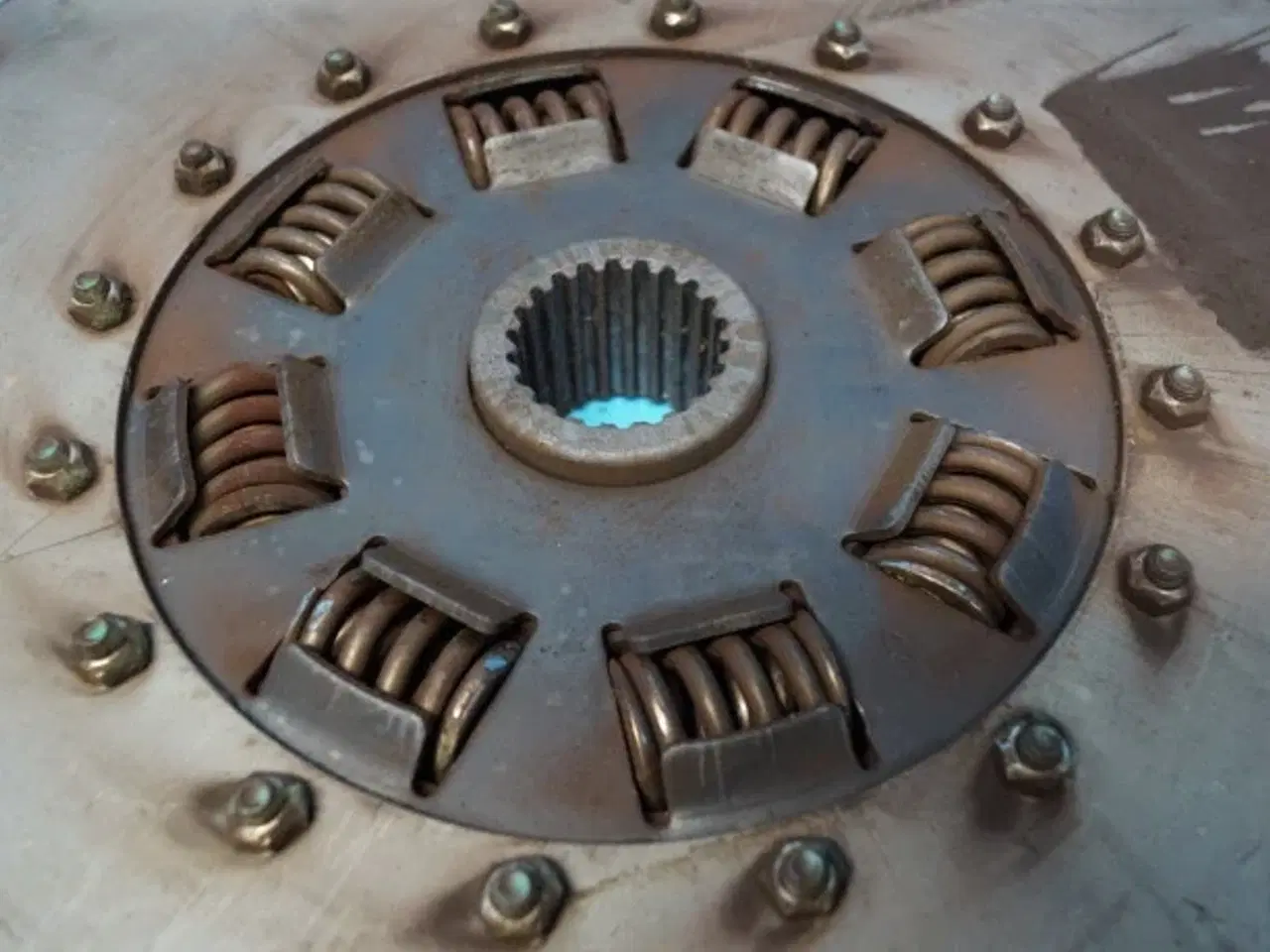 Billede 4 - Case 8010 Dæmpernav 87536815