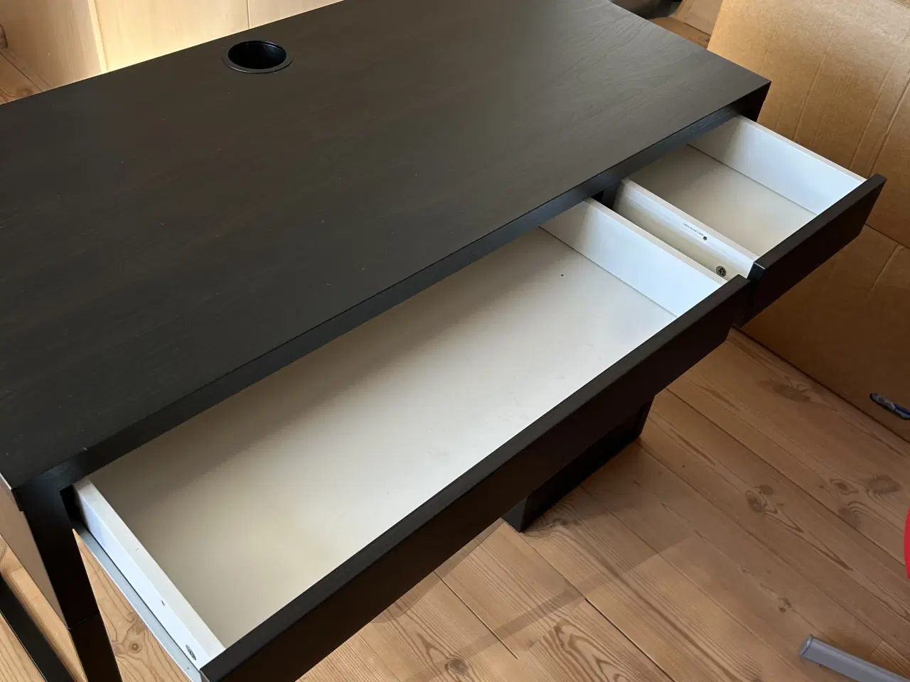 Billede 3 - Skrivebord IKEA model 