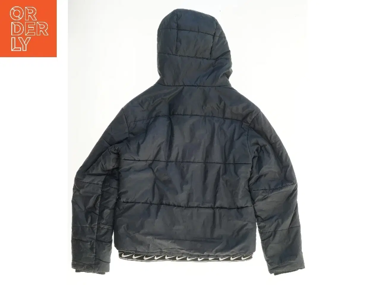 Billede 2 - Vinterjakke med hætte fra Nike (str.  bryst:50 længde:51 cm)