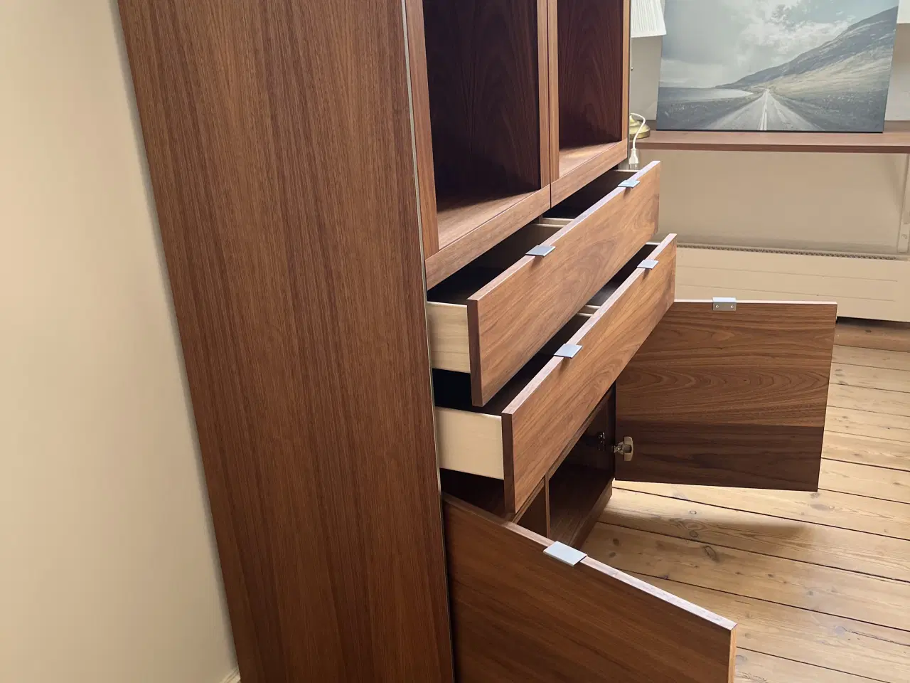 Billede 3 - Skovby SM923 Vitrineskab - Olieret Valnød