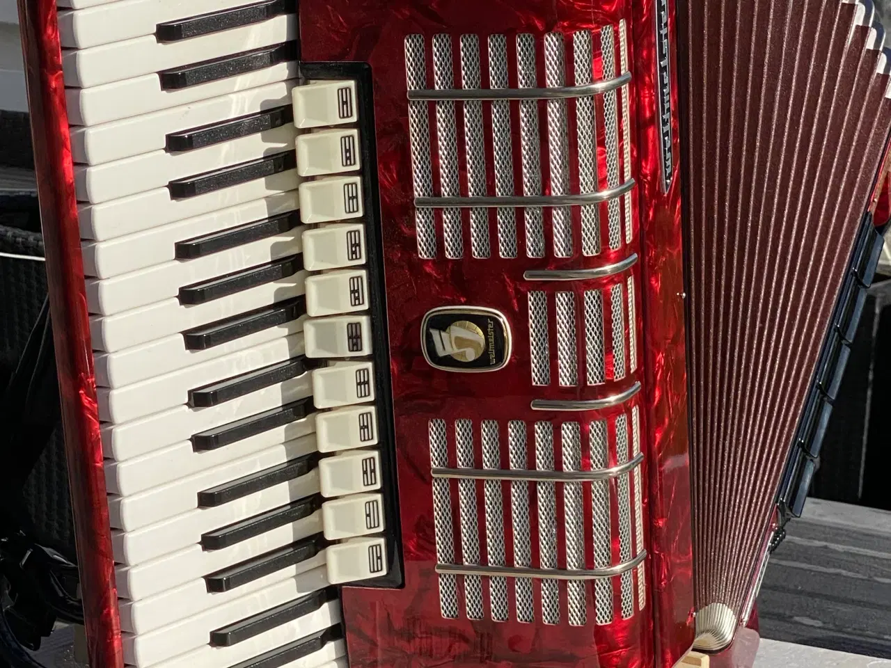 Billede 7 - Flot og velspillende Weltmeister harmonika sælges