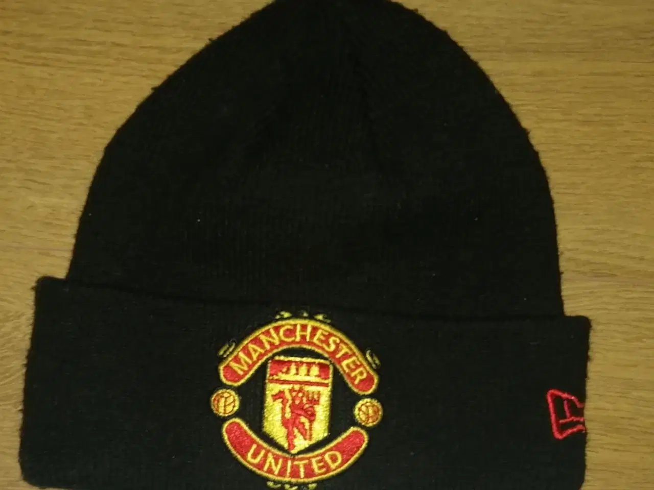 Billede 2 - MANCHESTER UNITED SHORTS OG HUE, STR. 7-8 ÅR