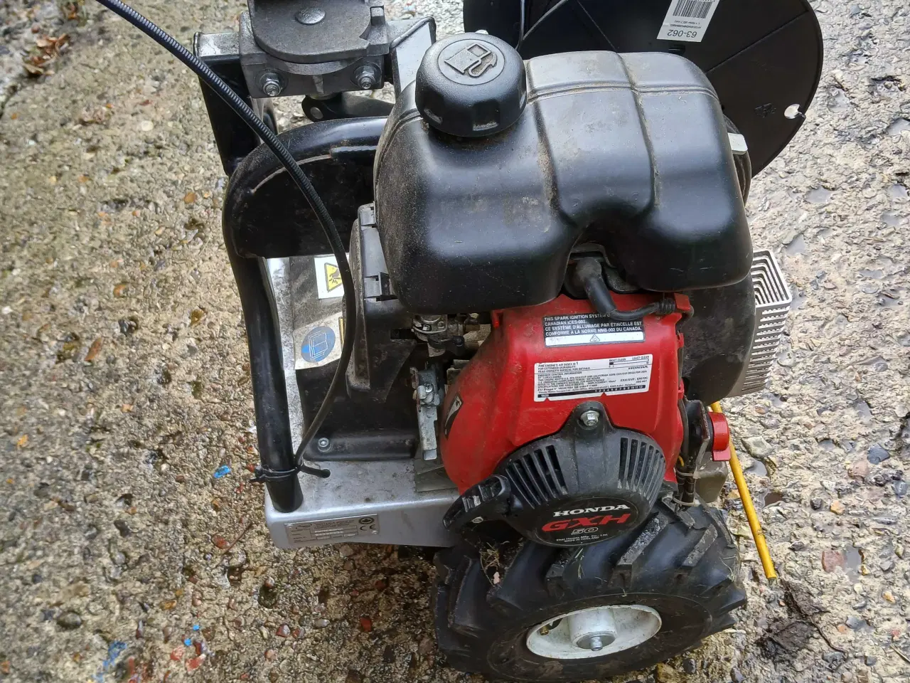 Billede 3 - Kabel nedlægge til Robot plæneklipper 