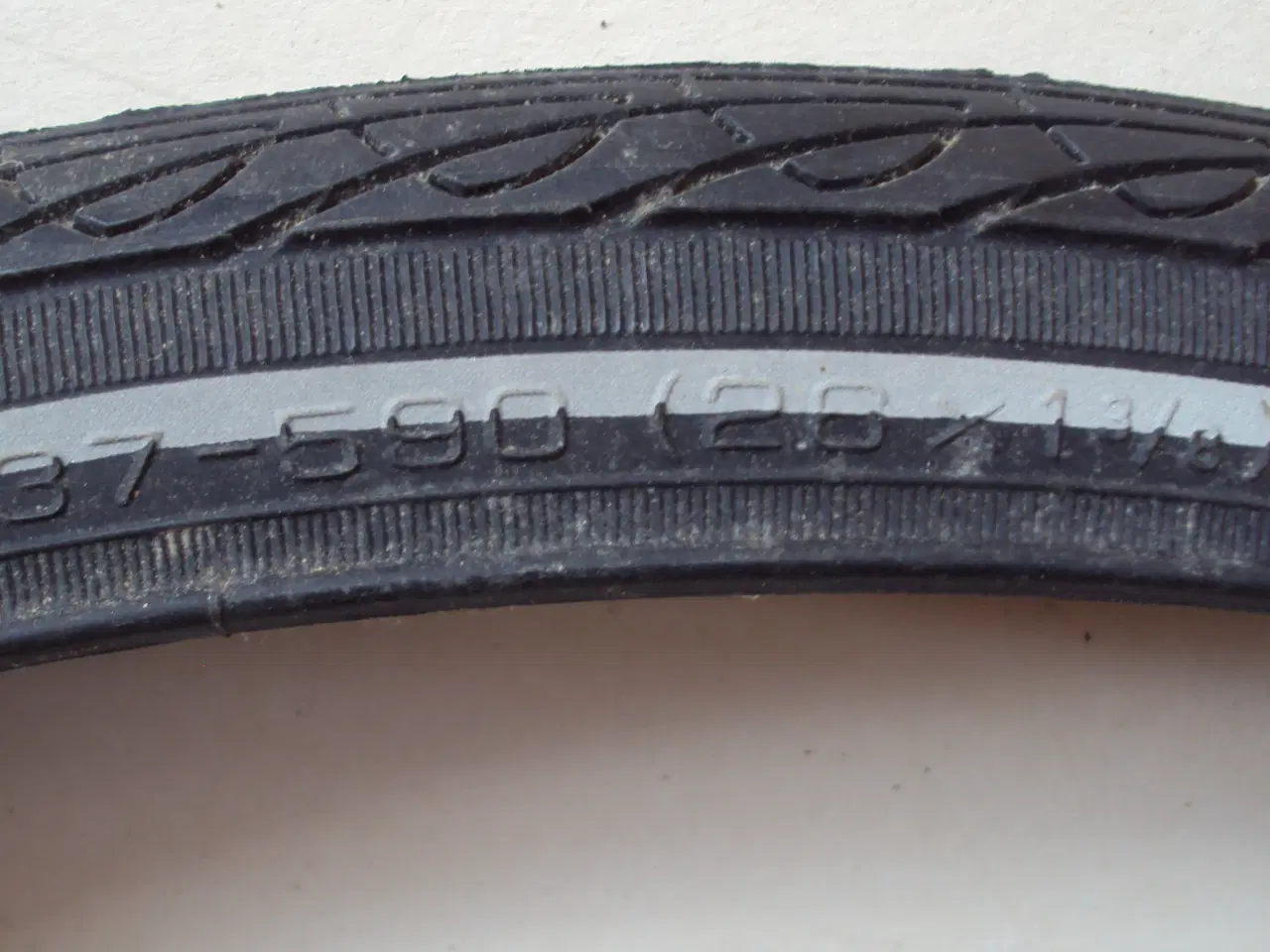 Billede 1 - Cykeldæk og slange .