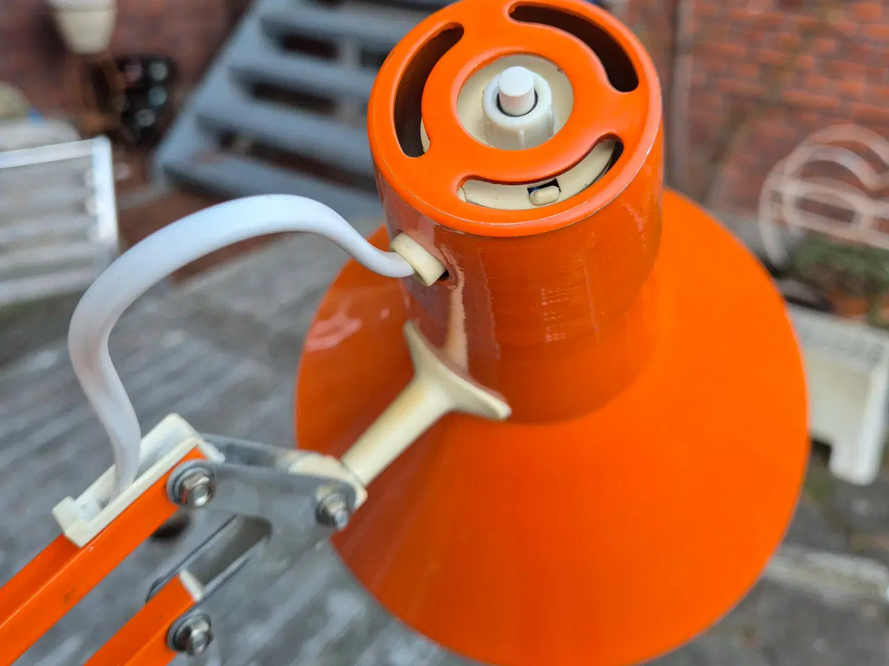 Billede 4 - Orange arkitektlampe i god kvalitet