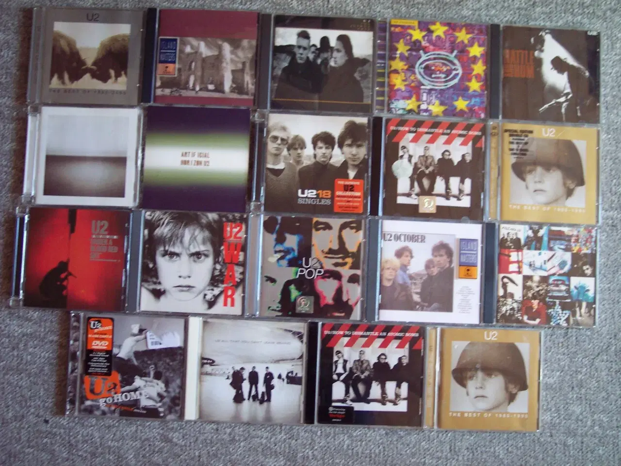 Billede 1 - U2  CDer sælges stykvis                          