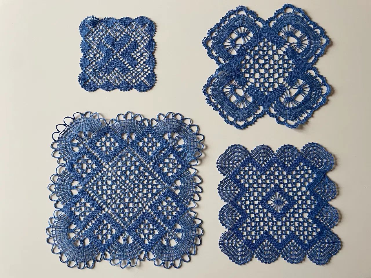 Billede 3 - Kniplede servietter alle ubrugte. 