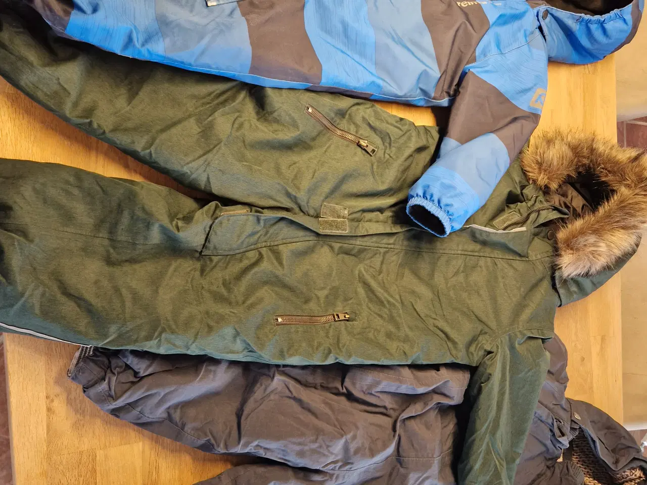 Billede 1 - Overtøjspakke str 98 dreng