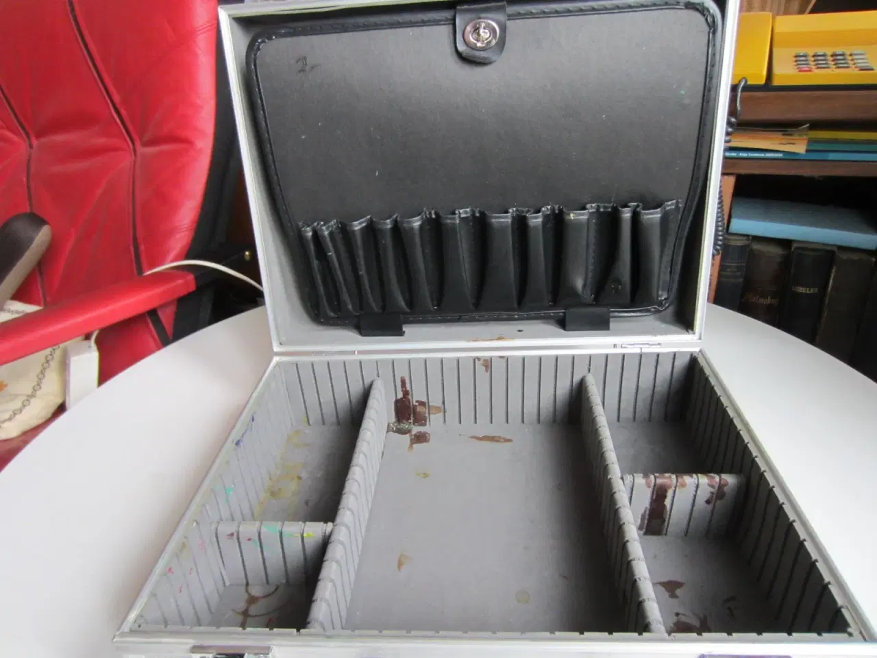 Billede 5 - Værktøjs kuffert i aluminium med 4 skillevægge