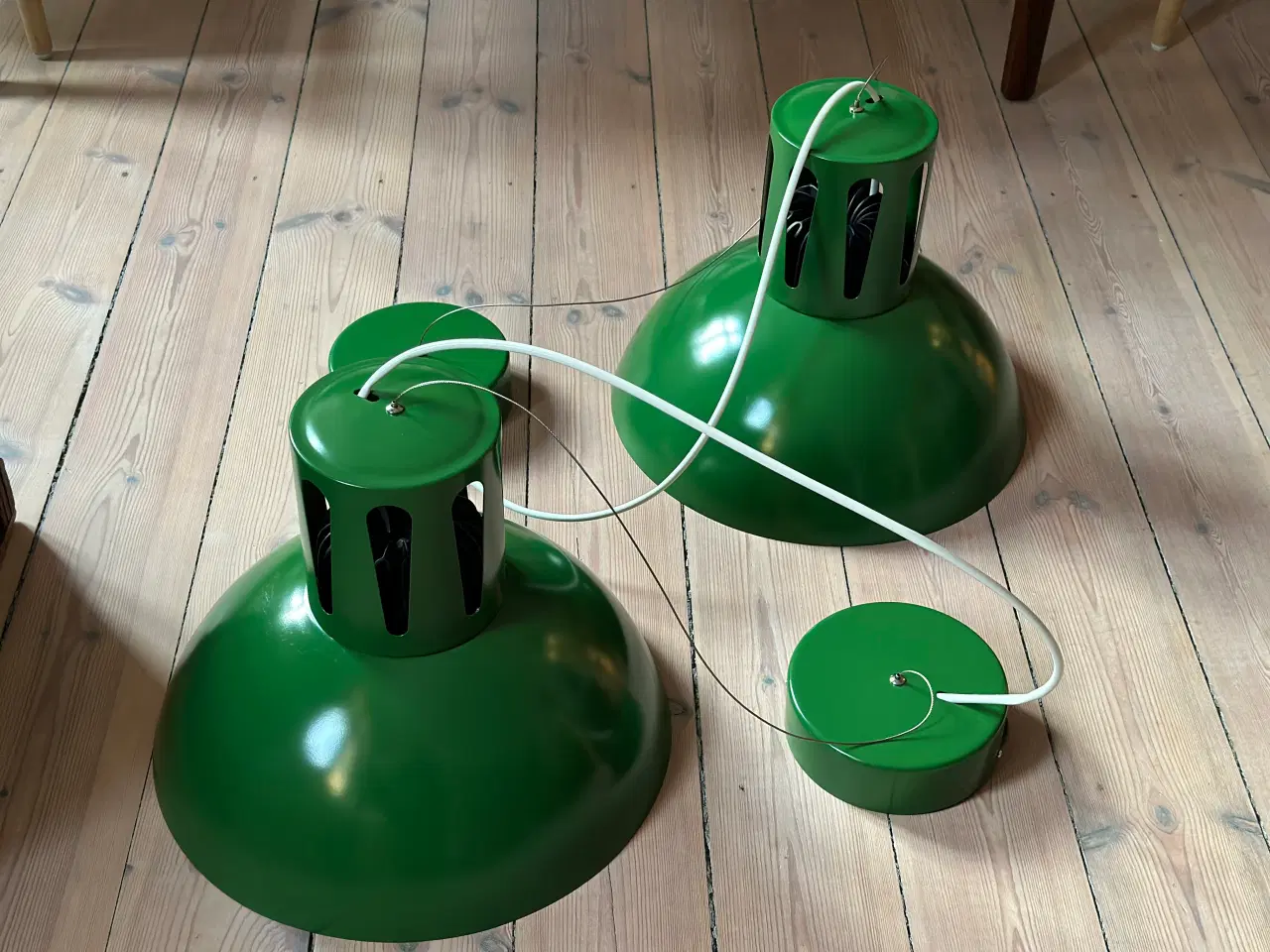 Billede 2 - To mørkegrønne LED retro pendler