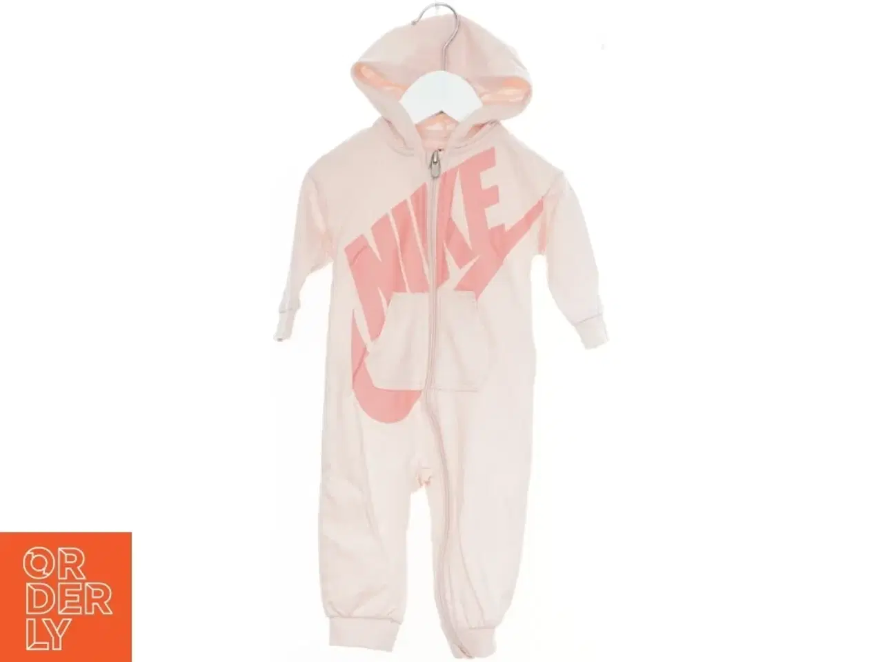 Billede 1 - Lys lyserød Nike heldragt med hætte fra Nike (str. 74)
