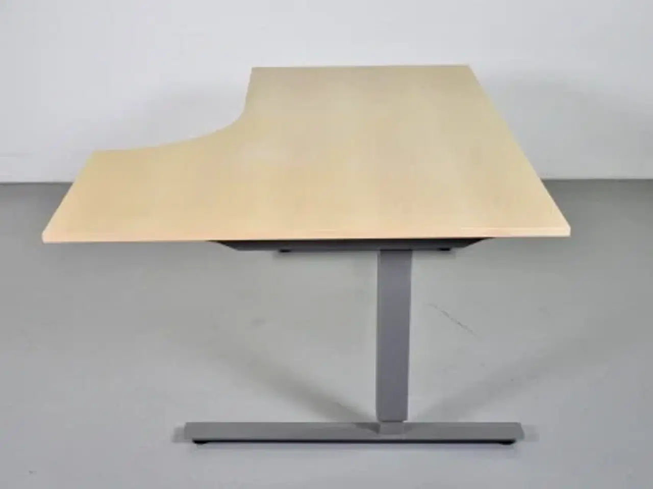 Billede 2 - Efg hæve-/sænkebord i ahorn med højresving, 160 cm.