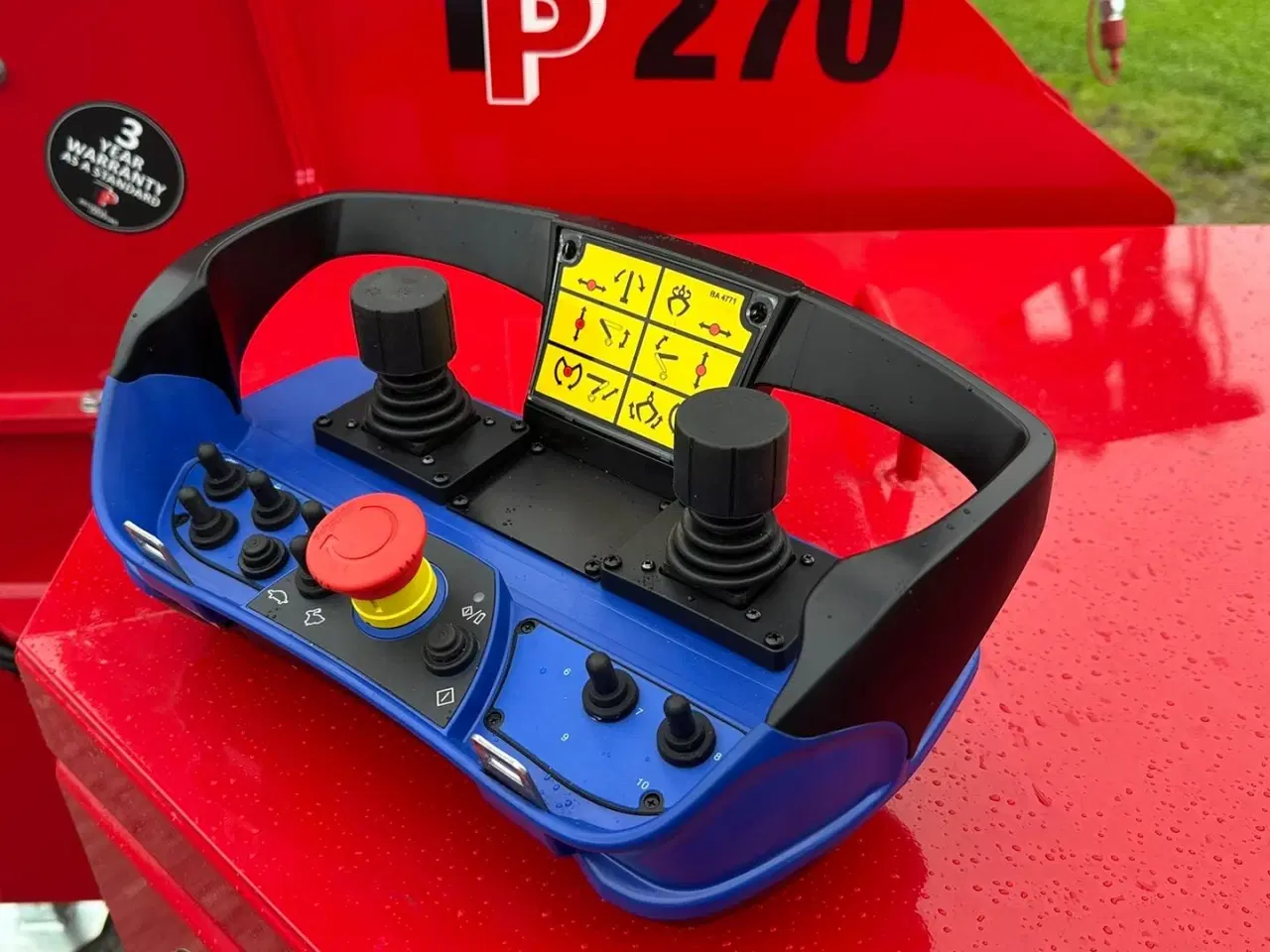 Billede 15 - TP 270 PTO K med FTG 6,3m kran med fjernbetjent joystick.