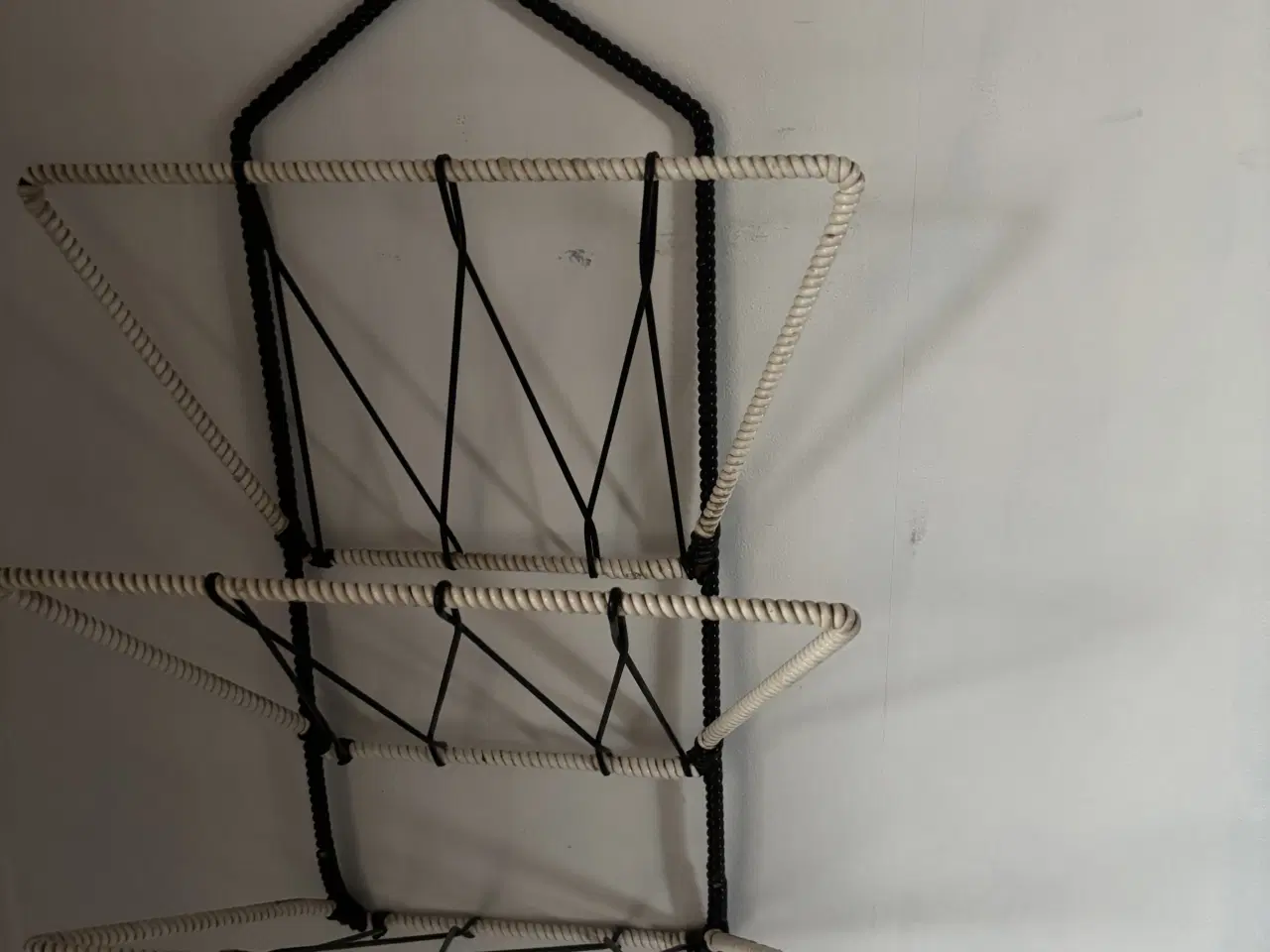 Billede 1 - Retro magasinholder i plast/flet. 