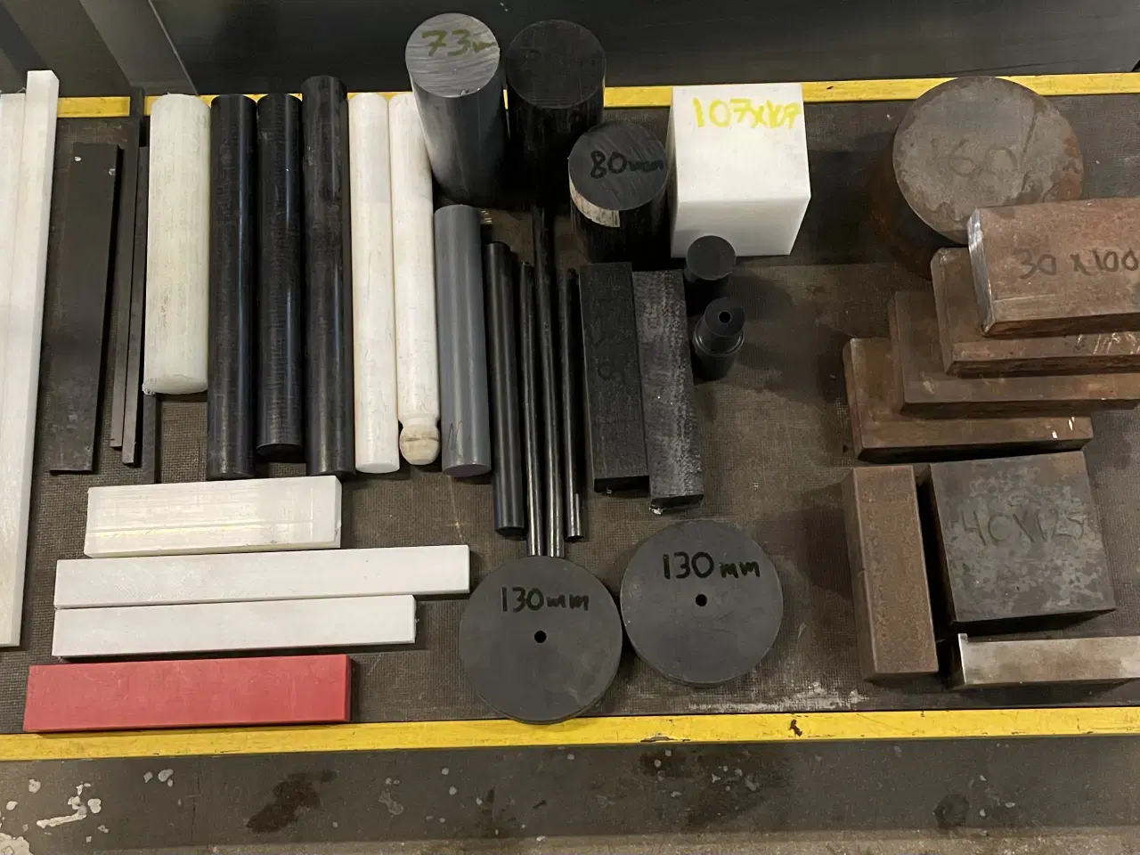 Billede 1 - Dreje/fræse emner. Pom og stål.