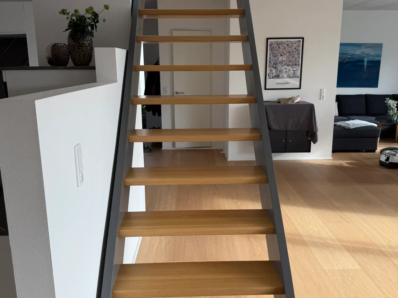 Billede 1 - Trappe med massiv ege trin