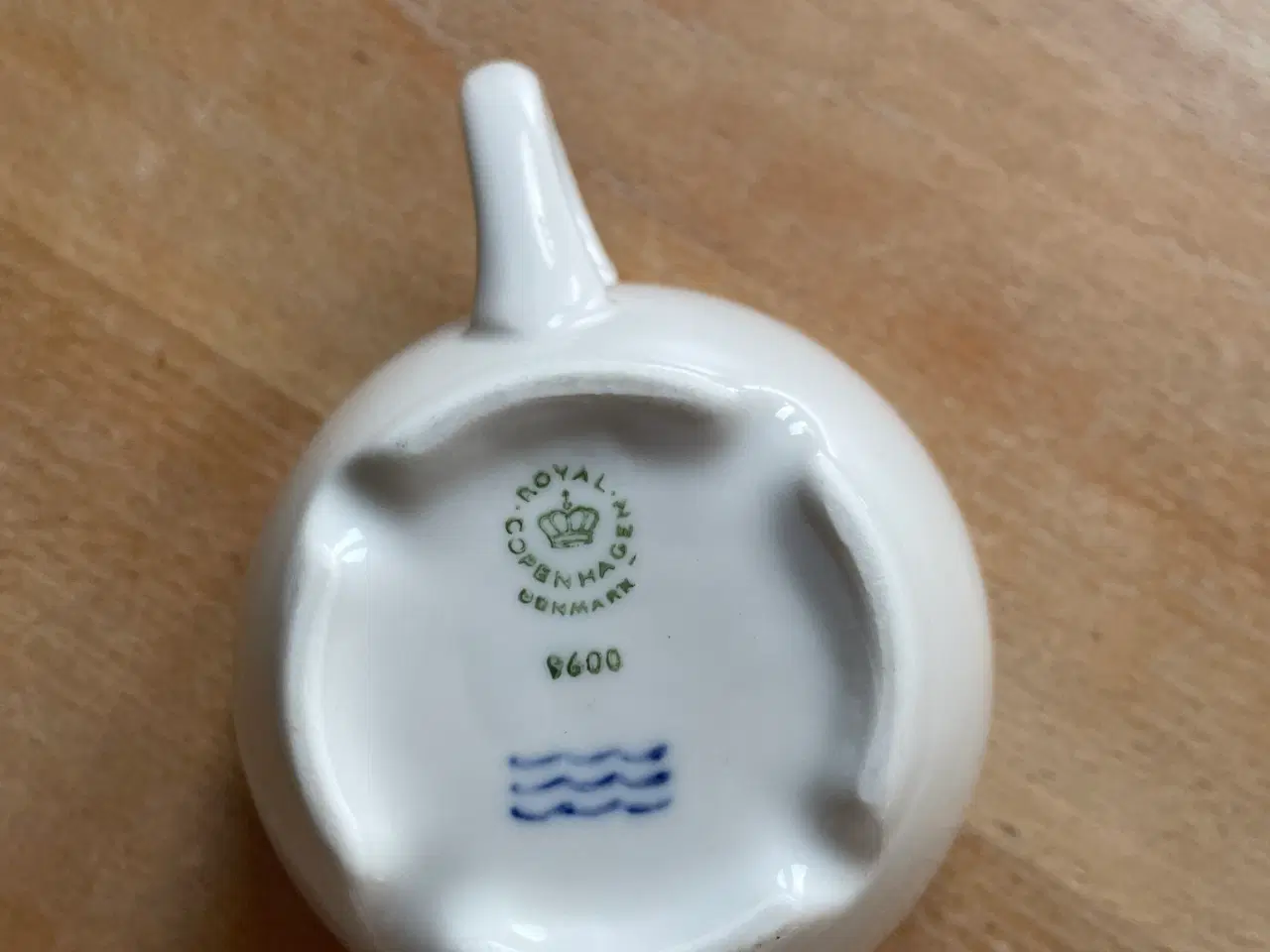 Billede 5 - Royal Copenhagen hotelporcelæns flødekande og kop