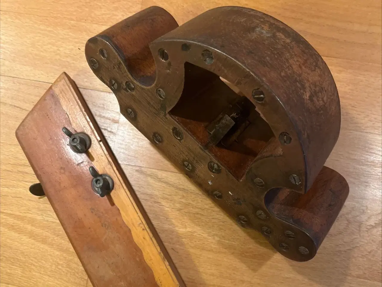 Billede 1 - Finerskæer og fræseværktøj