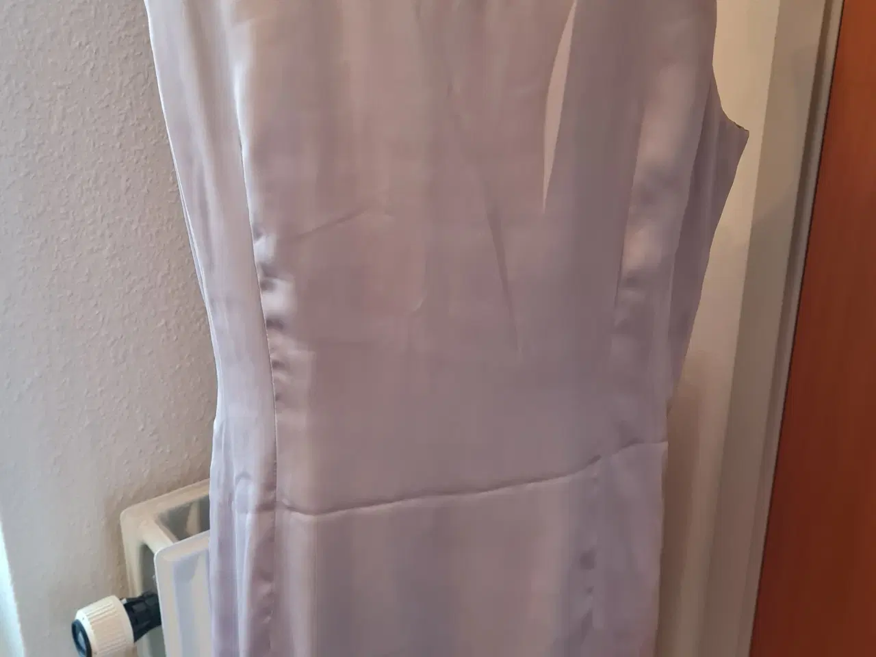 Billede 3 - Kjole str 44 fra H&M 