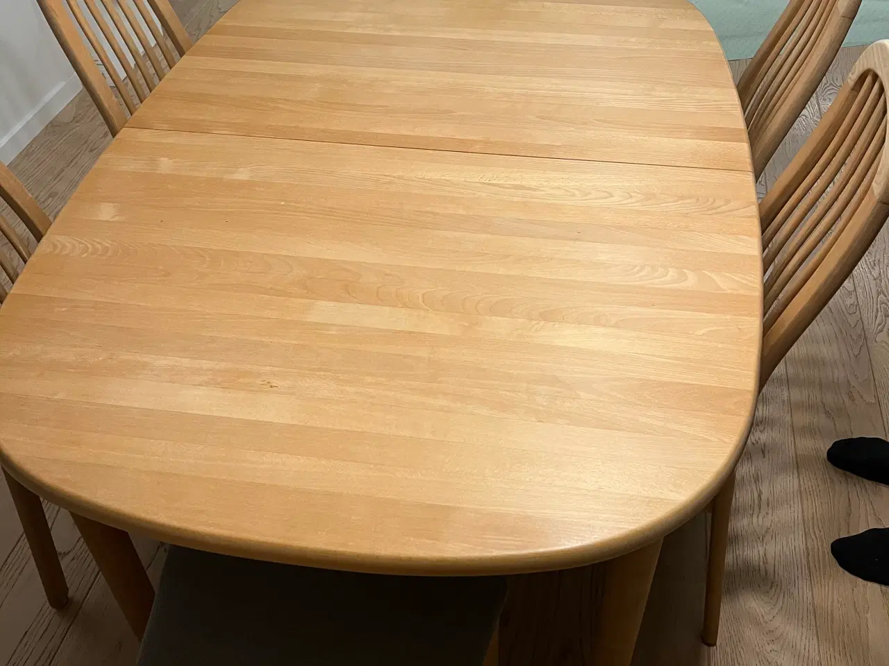 Billede 2 - Spisebord og stole