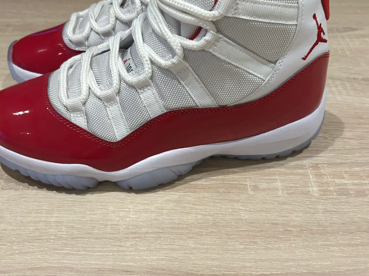 Billede 3 - Nike Air Jordan 11 Retro Cherry 