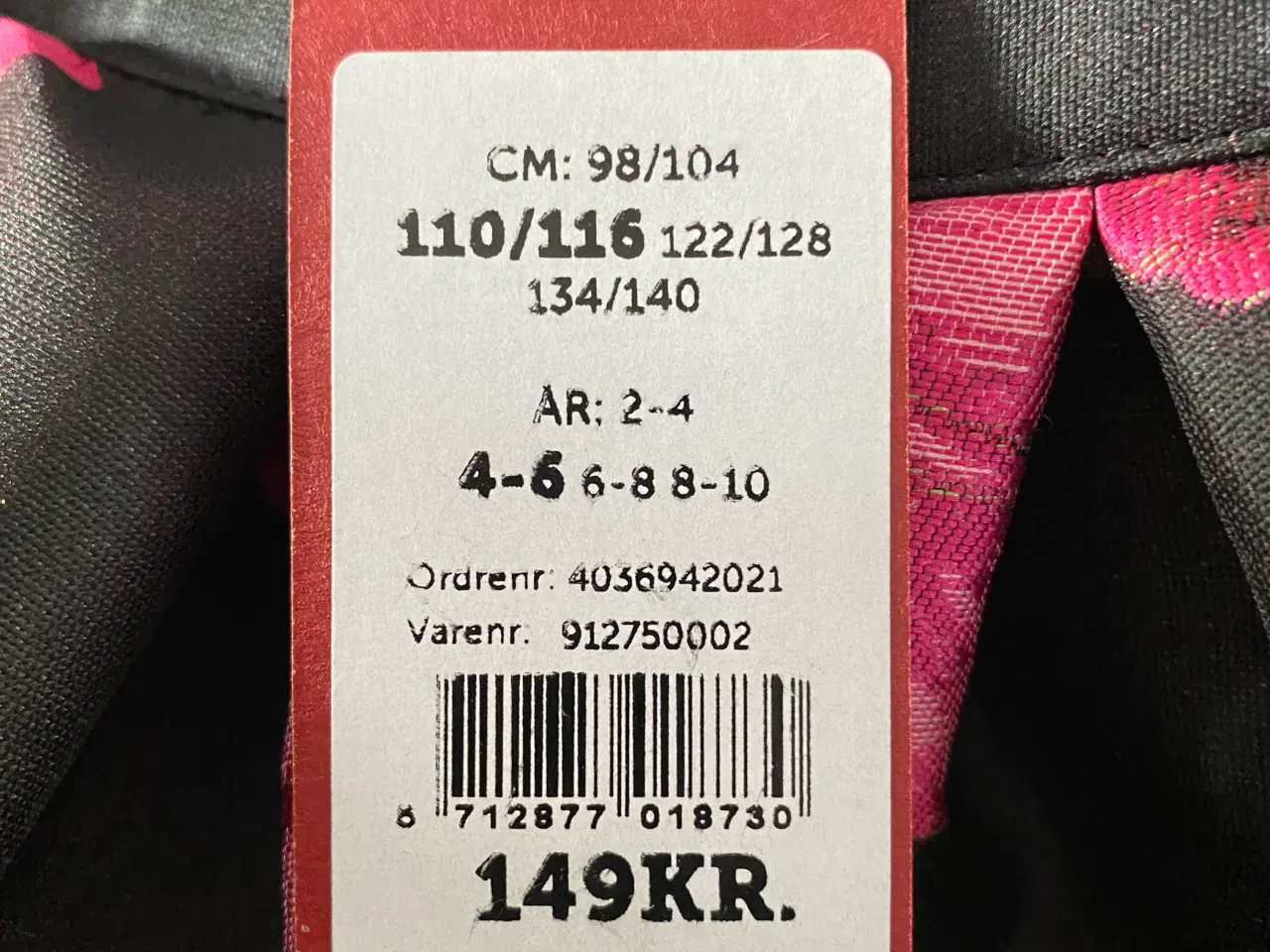 Billede 4 - Super flot sort nederdel med pink blomster - nyt
