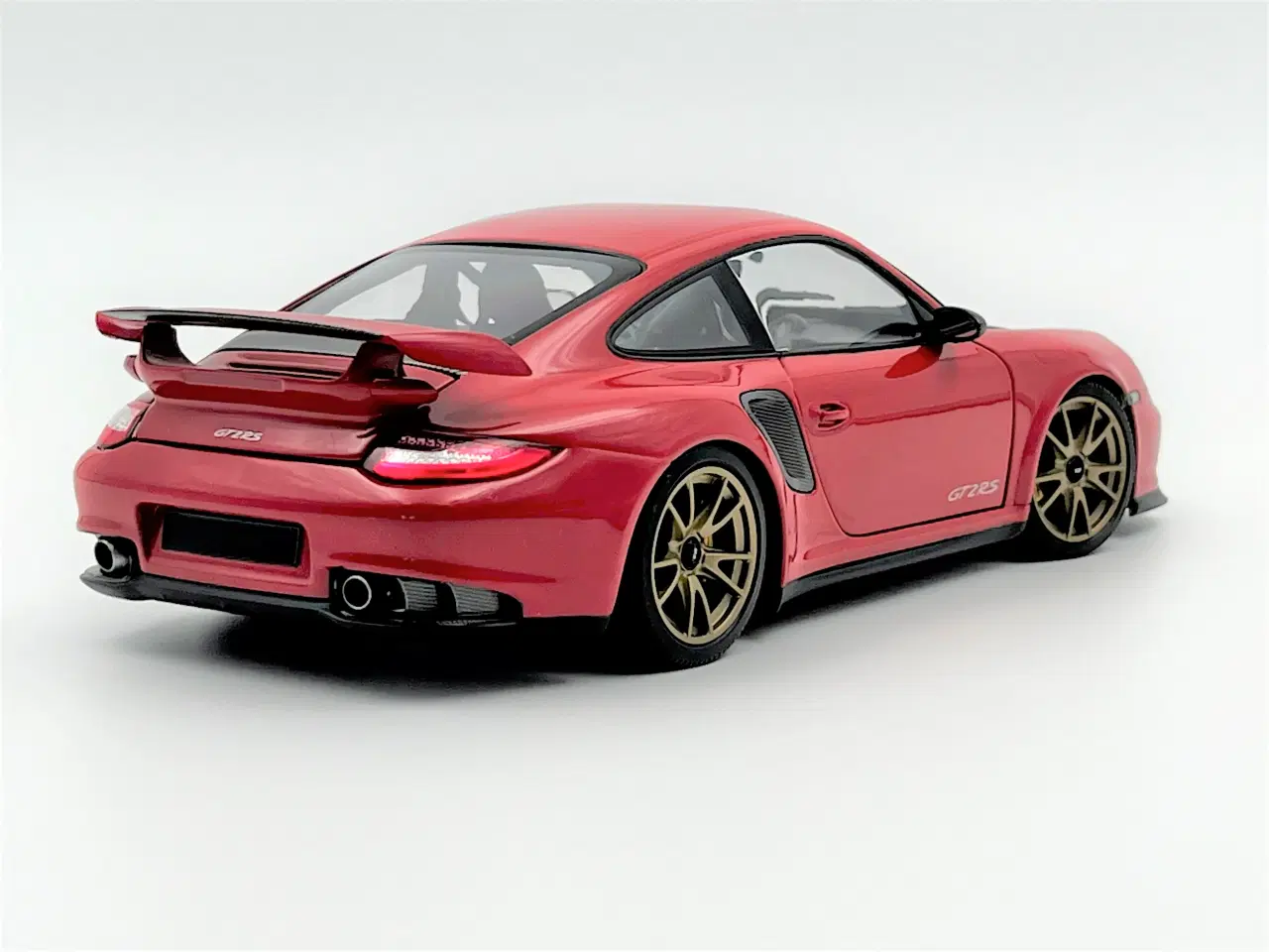 Billede 3 - 2011 Porsche 911 (997) GT2 RS - Micichamps - 1:18