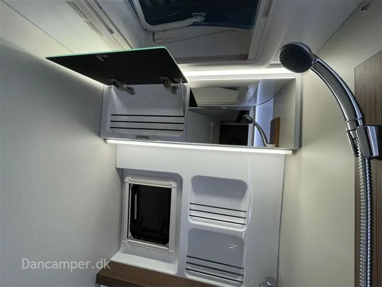 Billede 17 - 2025 - Westfalia Columbus 600 E   MESSEPRIS kr. 999.900,- SPAR kr. 90.000,- Ny 2025 kort model. 140 HK, 8-trins automatgear, adaptiv fartpilot, langsgående soveplads 198/177 * 197