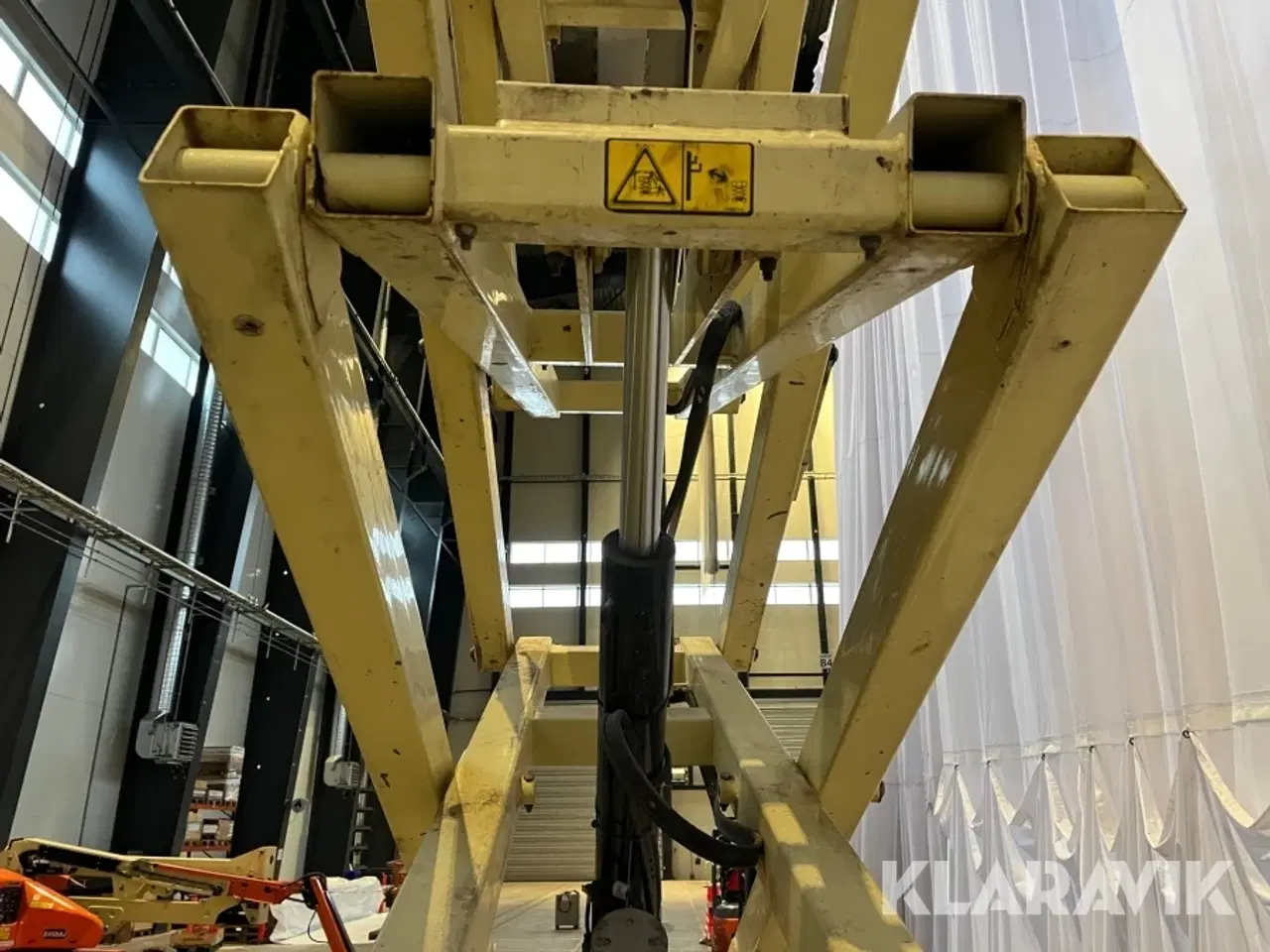 Billede 11 - Sakselift JLG 3246ES