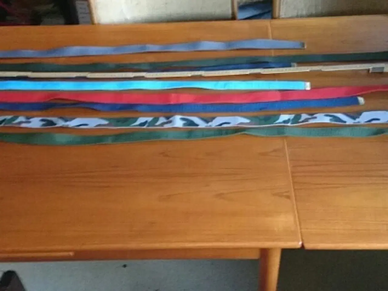 Billede 1 - For bælteden er lavet af knyttet snor 