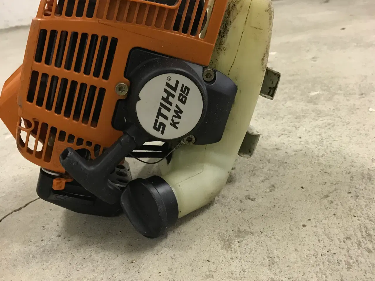 Billede 3 - Stihl HLE 71 K stanghækkeklipper og en fejer
