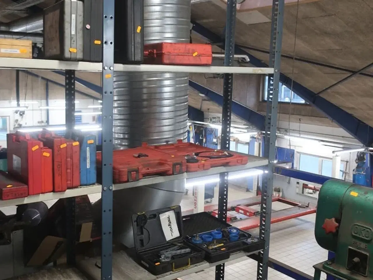 Billede 3 - Reol uden indhold