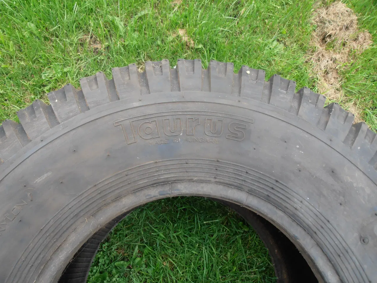 Billede 3 - Dæk 12,5/80-18" . 