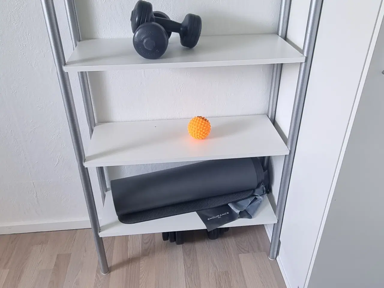 Billede 1 - Reol evt til børneværelset 