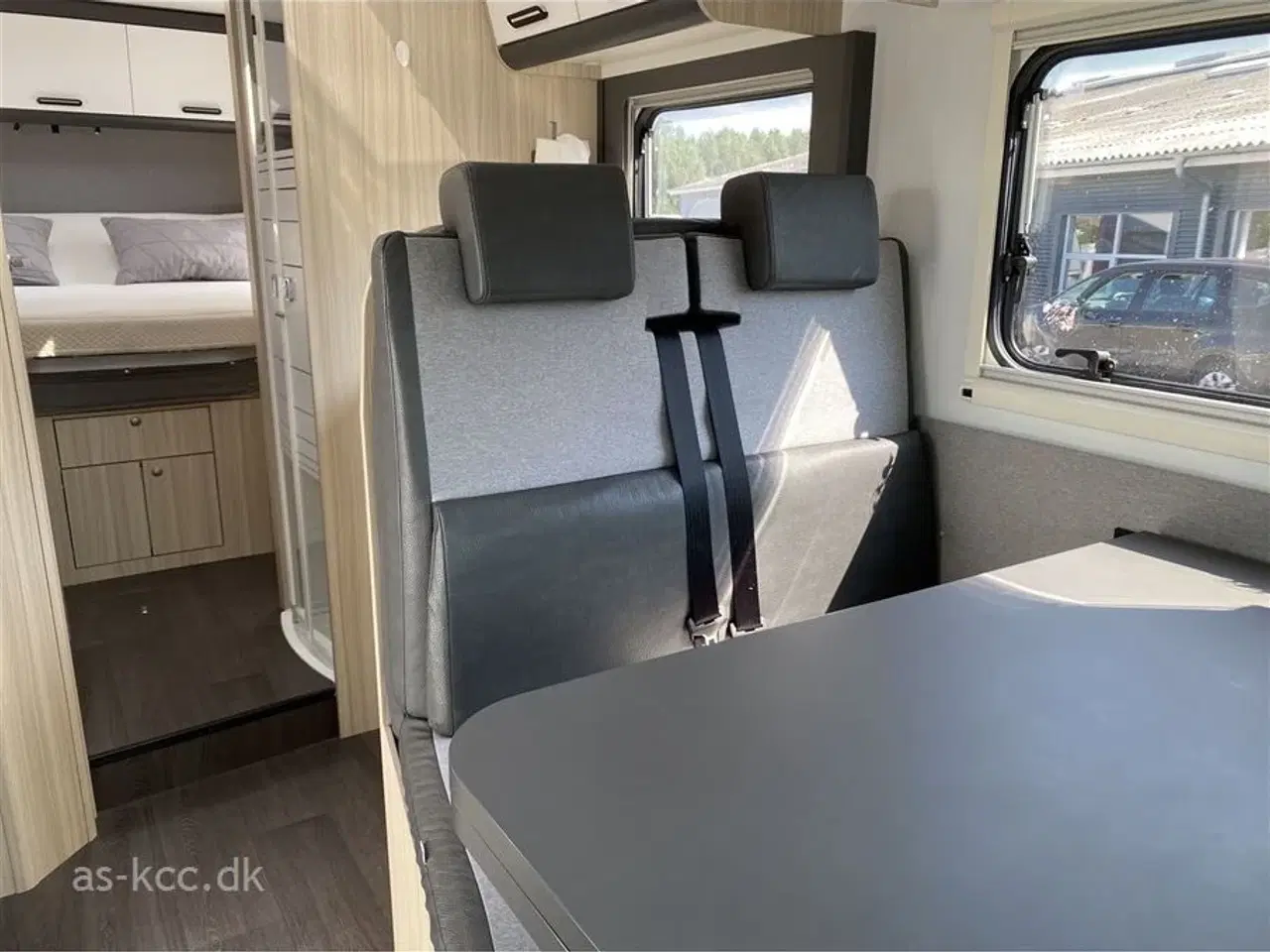 Billede 10 - 2021 - Sun Living S 75 SC   Sunl Living Autocamper med  fritstående dobbeltseng