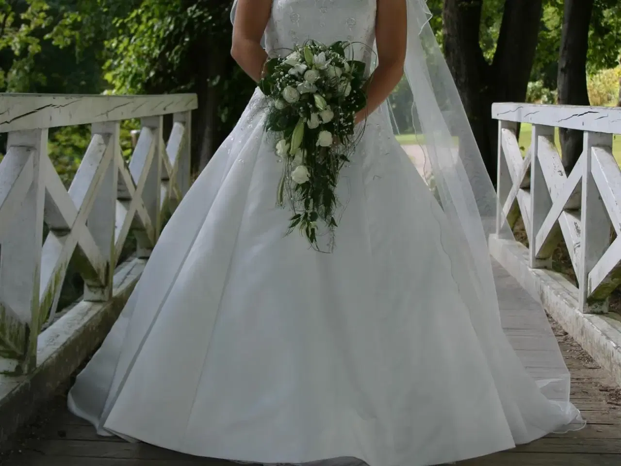 Billede 1 - Yndig brudekjole