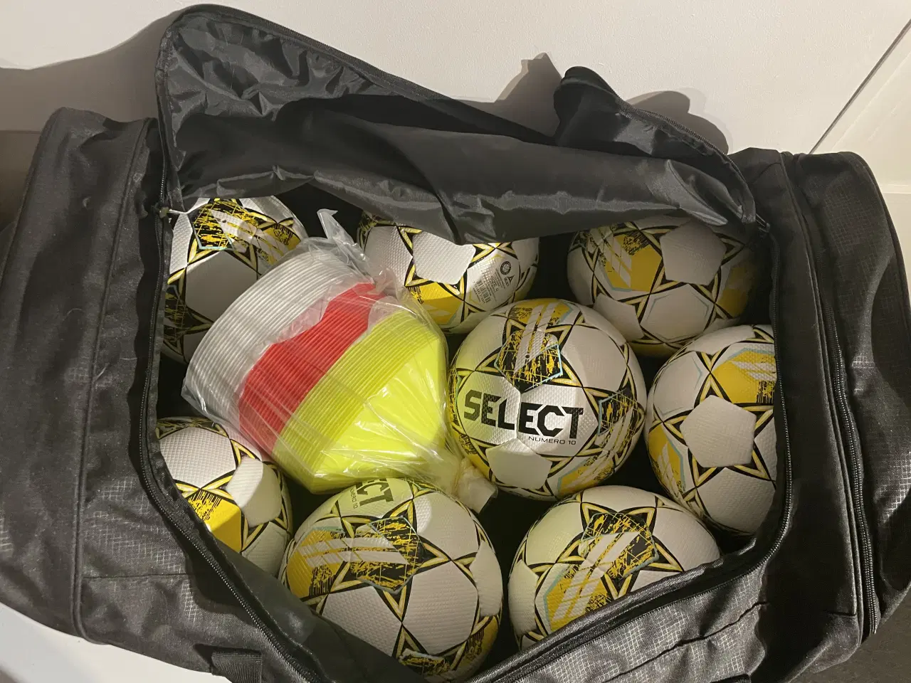 Billede 1 - Trolly med 8 Select bolde